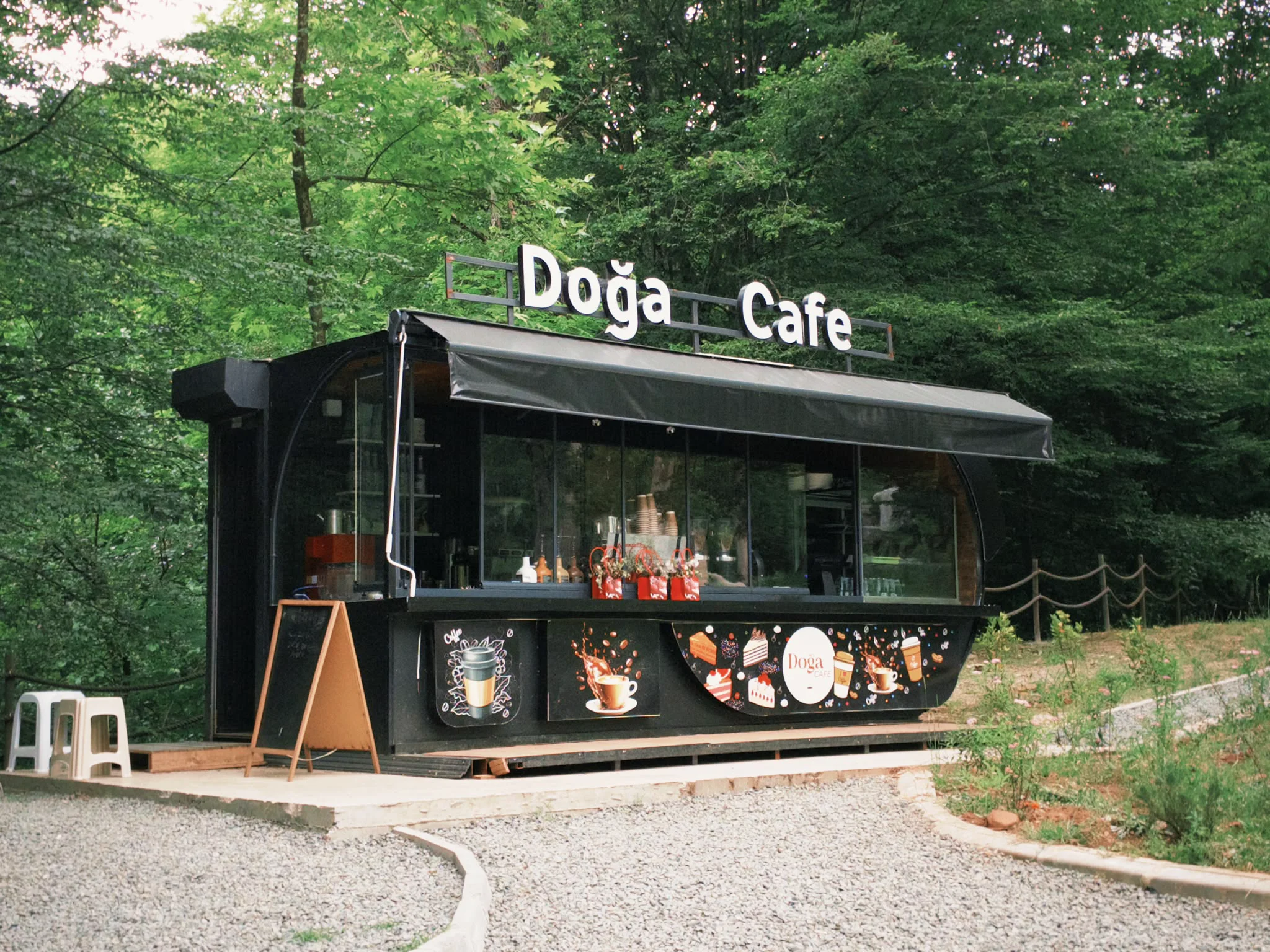 Kocaeli İzmit, Doğa Orman Park Pizza Köyü, açık hava kafe hizmeti