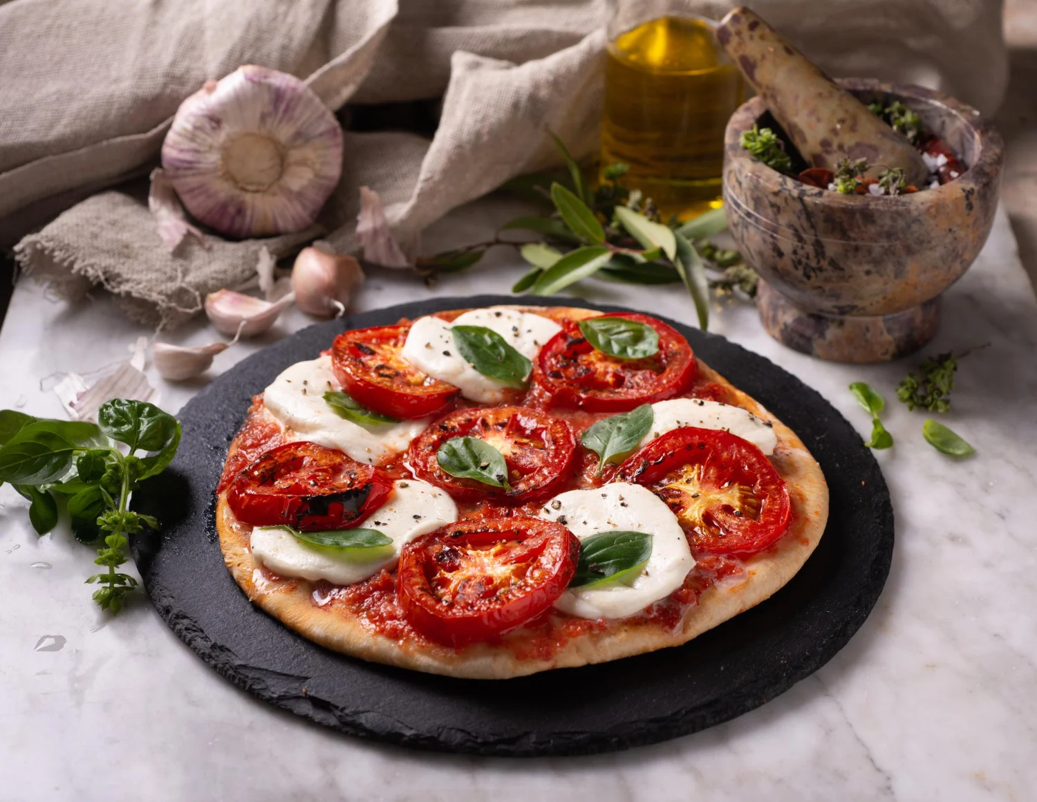 Kocaeli İzmit, taş fırında gerçek napoli pizzası Doğa Orman Park Pizza Köyü'nde.